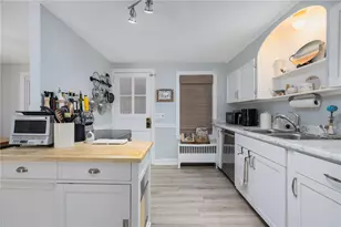 7 Bay Ave, Barrington, RI 02806 - Photo 10