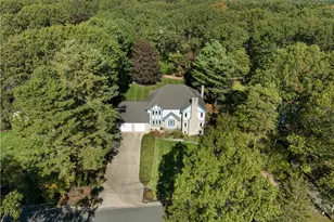 20 Buckboard Dr, Cumberland, RI 02864 - Photo 2