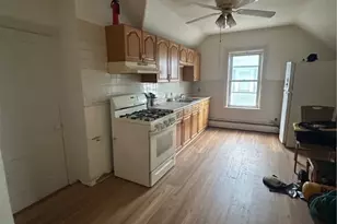 22 Heaton St, Pawtucket, RI 02860 - Photo 2