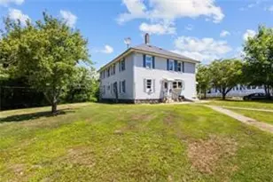 40 Pleasant St, Westerly, RI 02891 - Photo 2
