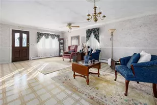 39 Holiday Ave, Warwick, RI 02888 - Photo 4