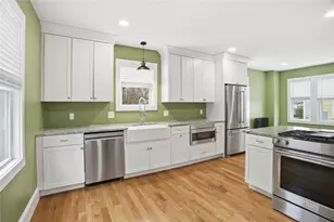 29 Malvern Ave, Cranston, RI 02905 - Photo 14