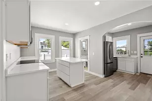 26 Mayflower St, East Providence, RI 02914 - Photo 12