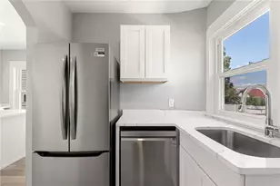 26 Mayflower St, East Providence, RI 02914 - Photo 10