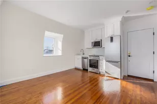 67 Perry St, Newport, RI 02840 - Photo 8