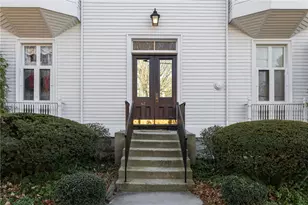 67 Perry St, Newport, RI 02840 - Photo 2