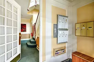 242 President Ave, Providence, RI 02906 - Photo 4