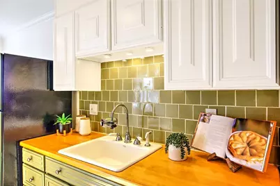 242 President Avenue #11, Providence, RI 02906 - Photo 24