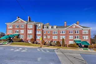 242 President Ave, Providence, RI 02906 - Photo 2