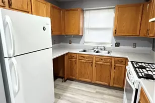 132 Pavilion Ave, Providence, RI 02905 - Photo 6