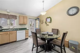 39 Mohawk St, Coventry, RI 02816 - Photo 4