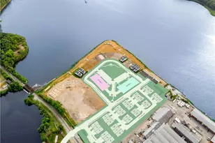 38 E Pt Dr, East Providence, RI 02916 - Photo 2