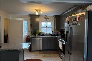 126 Jennie Ln, Warwick, RI 02889 - Photo 6