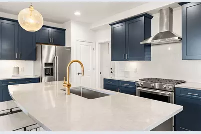 36 East Point Drive #4, East Providence, RI 02916 - Photo 2