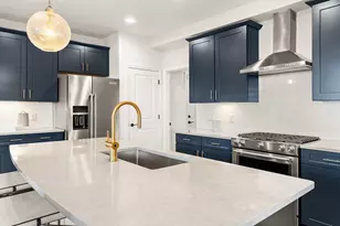 36 E Pt Dr, East Providence, RI 02916 - Photo 2