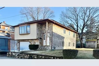 139 Suffolk Avenue, Pawtucket, RI 02861 - Photo 1