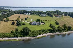 33 Courageous Cir, Bristol, RI 02809 - Photo 2