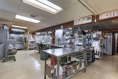 124 Aquidneck Avenue, Middletown, RI 02842 - Photo 10