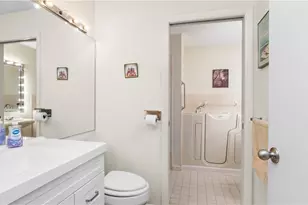 892 Halifax Dr, Warwick, RI 02886 - Photo 18