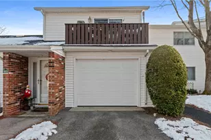 892 Halifax Dr, Warwick, RI 02886 - Photo 2