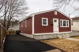 60 Ophelia St, Providence, RI 02909 - Photo 2