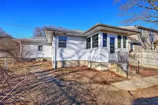 370 Budlong Rd, Cranston, RI 02920 - Photo 36