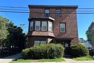 303 Lafayette St, Pawtucket, RI 02860 - Photo 1