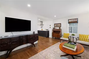 23 Mt Vernon St, Newport, RI 02840 - Photo 8