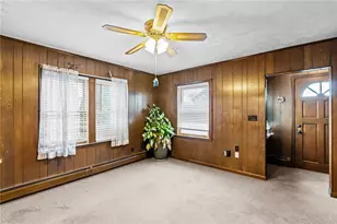 128 Warwick Rd, Pawtucket, RI 02861 - Photo 16