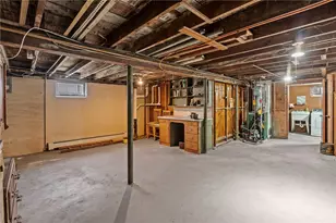 128 Warwick Rd, Pawtucket, RI 02861 - Photo 26