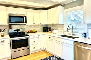 83 Friendship St, East Greenwich, RI 02818 - Photo 10