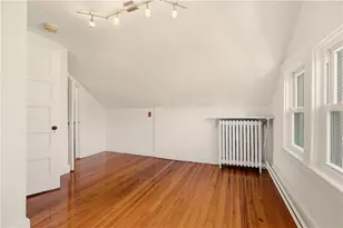 31 Bayside Ave, Newport, RI 02840 - Photo 18