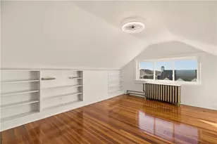 31 Bayside Ave, Newport, RI 02840 - Photo 12