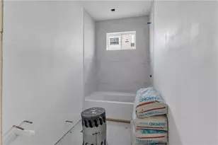 86 Lynch St, Providence, RI 02908 - Photo 14