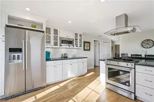 9 Bay Rd, Warren, RI 02885 - Photo 6