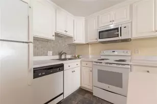 201 Woodlawn Ave, North Providence, RI 02904 - Photo 12