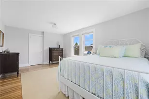 10 Eustis Ave, Newport, RI 02840 - Photo 32