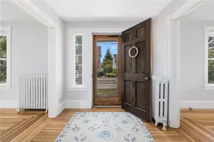 10 Eustis Ave, Newport, RI 02840 - Photo 4