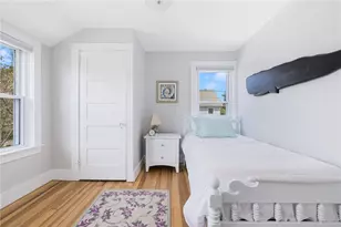 10 Eustis Ave, Newport, RI 02840 - Photo 26