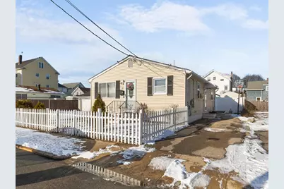 27 Lloyd Street, Pawtucket, RI 02860 - Photo 1