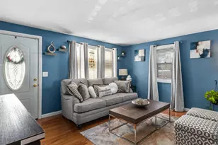 27 Lloyd St, Pawtucket, RI 02860 - Photo 2