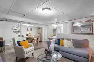 27 Lloyd St, Pawtucket, RI 02860 - Photo 16