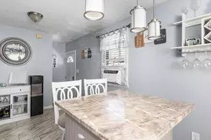 27 Lloyd St, Pawtucket, RI 02860 - Photo 8