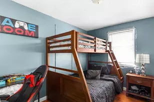 27 Lloyd St, Pawtucket, RI 02860 - Photo 12