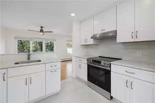 57 Clinton St, Newport, RI 02840 - Photo 4