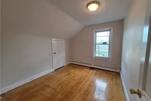 292 Pleasant St, East Providence, RI 02916 - Photo 4