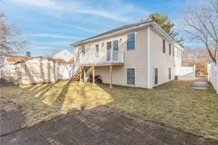 64 Brookdale Blvd, Pawtucket, RI 02861 - Photo 32