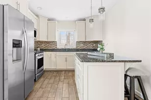 64 Brookdale Blvd, Pawtucket, RI 02861 - Photo 2