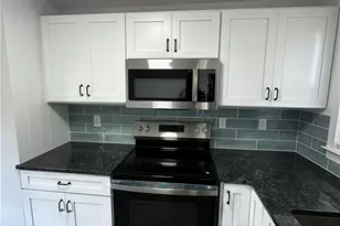 29 Brayton St, West Warwick, RI 02893 - Photo 4