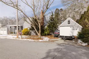 24 Cala Ave, Tiverton, RI 02878 - Photo 2